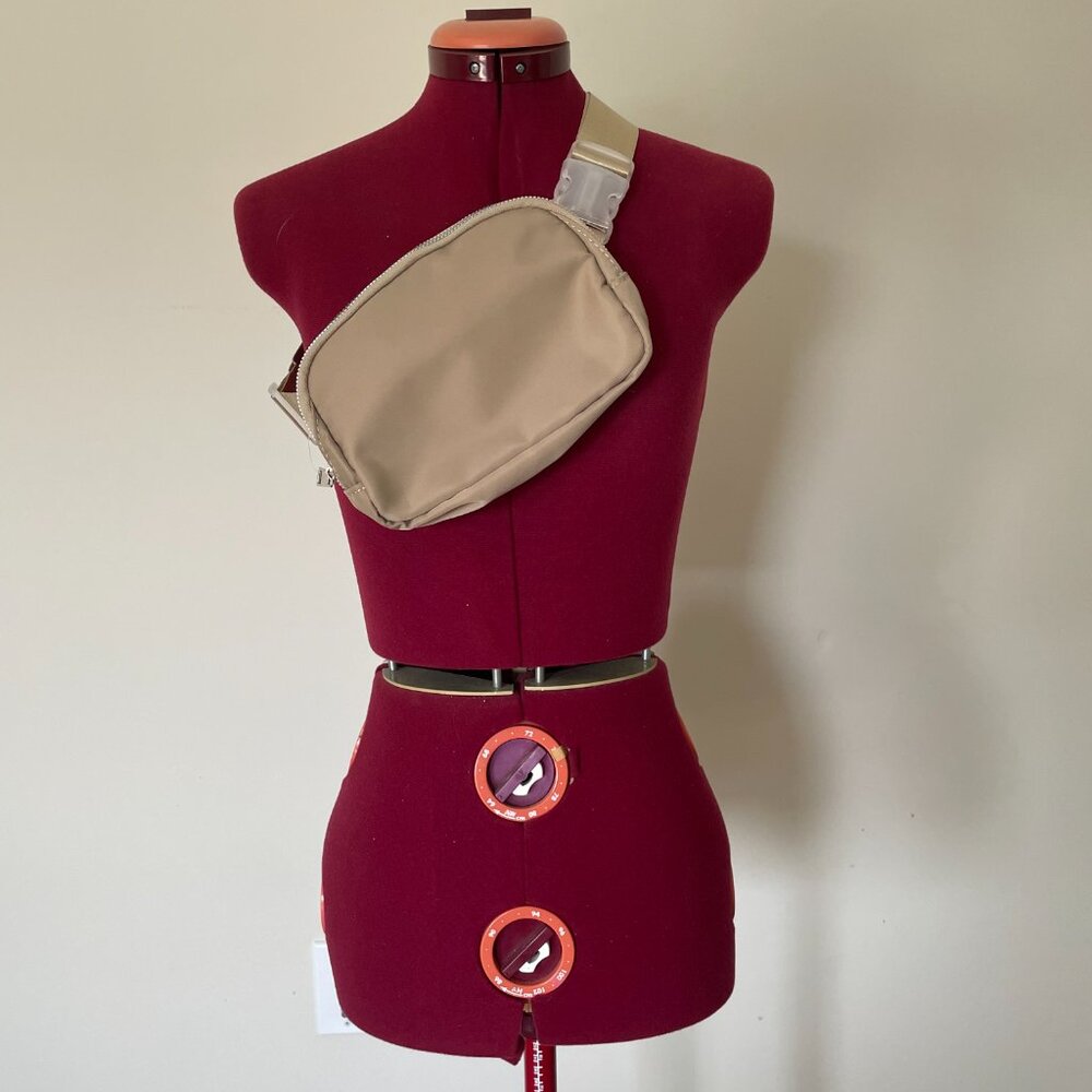 Nylon Zipped Belt Bag